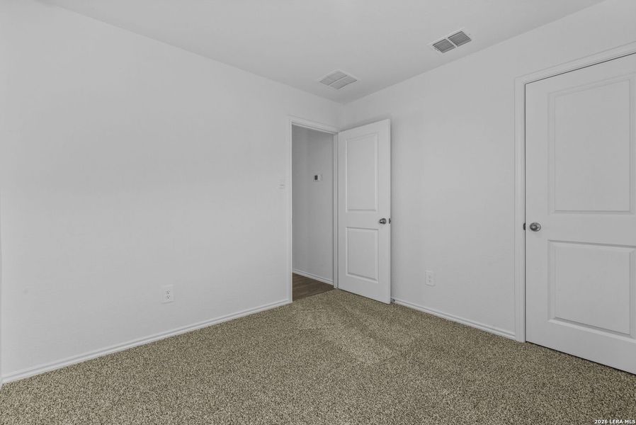 Spacious, unfurnished interior of a new home in Arroyo Ranch, Seguin (Image 17).