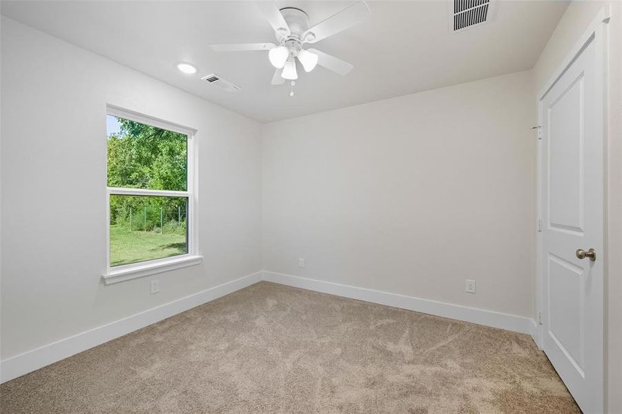 Spacious, unfurnished interior of a new home in , Denison (Image 15).