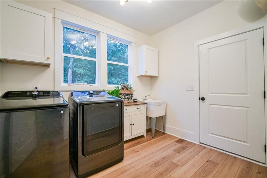 Furnished interior view inside a new home in , Monticello (Image 18).