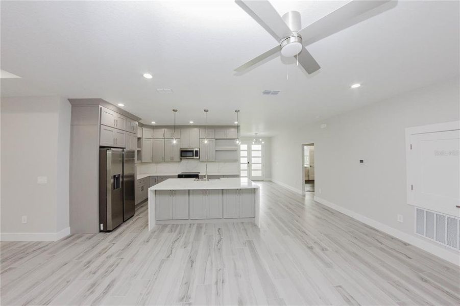 Spacious, unfurnished interior of a new home in , Eustis (Image 44).