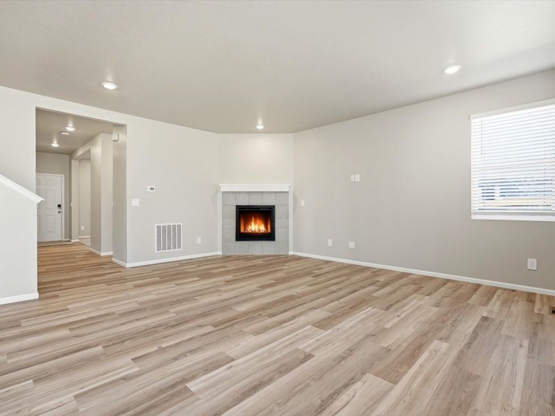 Spacious, unfurnished interior of a new home in Buffalo Highlands: The Flora Collection, Commerce City (Image 8).