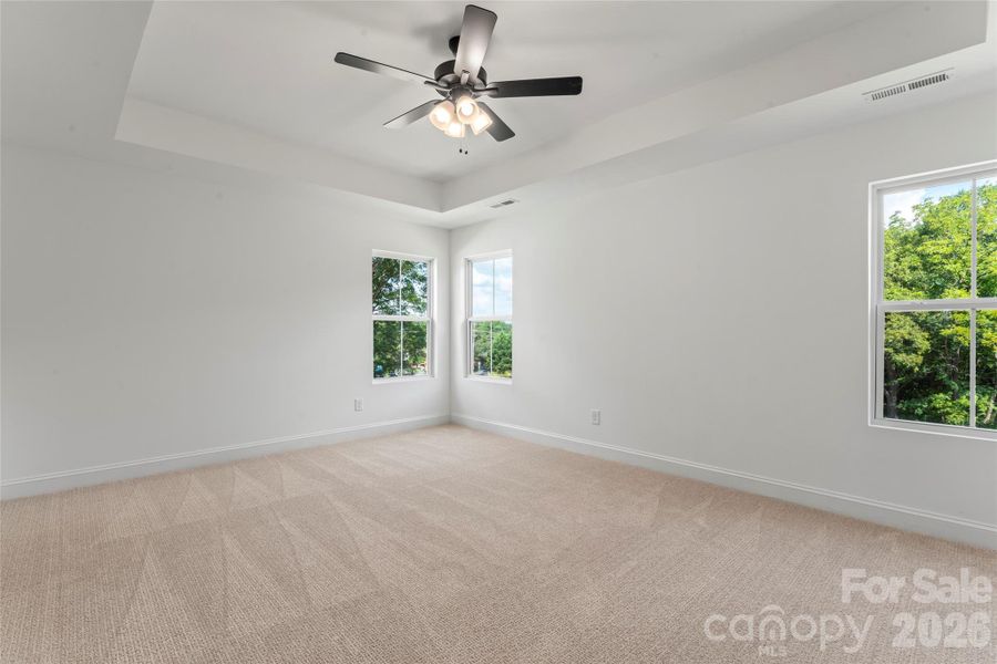 Spacious, unfurnished interior of a new home in , Harrisburg (Image 16).