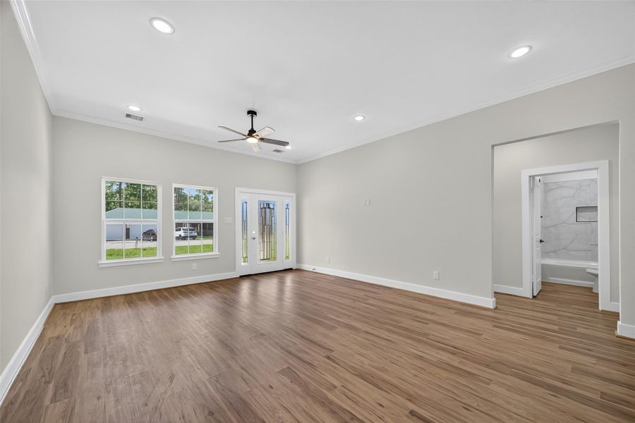 Spacious, unfurnished interior of a new home in , Crosby (Image 6).