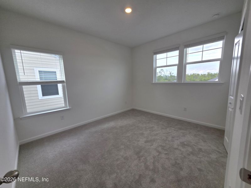 Spacious, unfurnished interior of a new home in Hyland Trail, Green Cove Springs (Image 10).