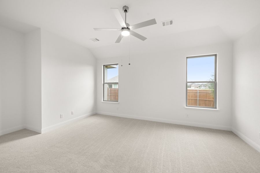 Spacious, unfurnished interior of a new home in Vista Point, Grandview (Image 22).
