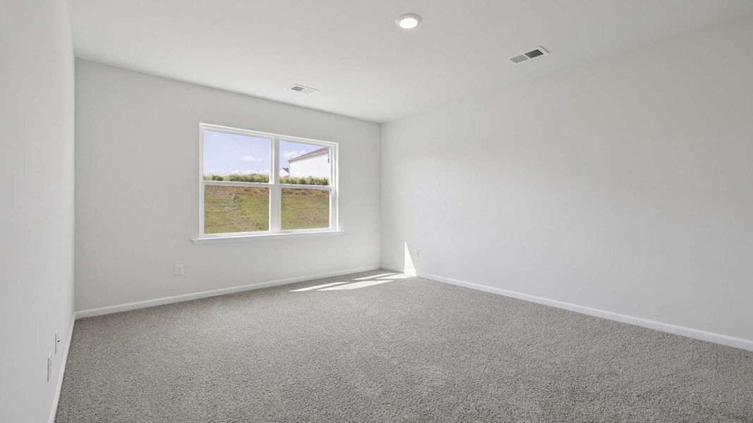 Spacious, unfurnished interior of a new home in Woodglen, Piedmont (Image 25).