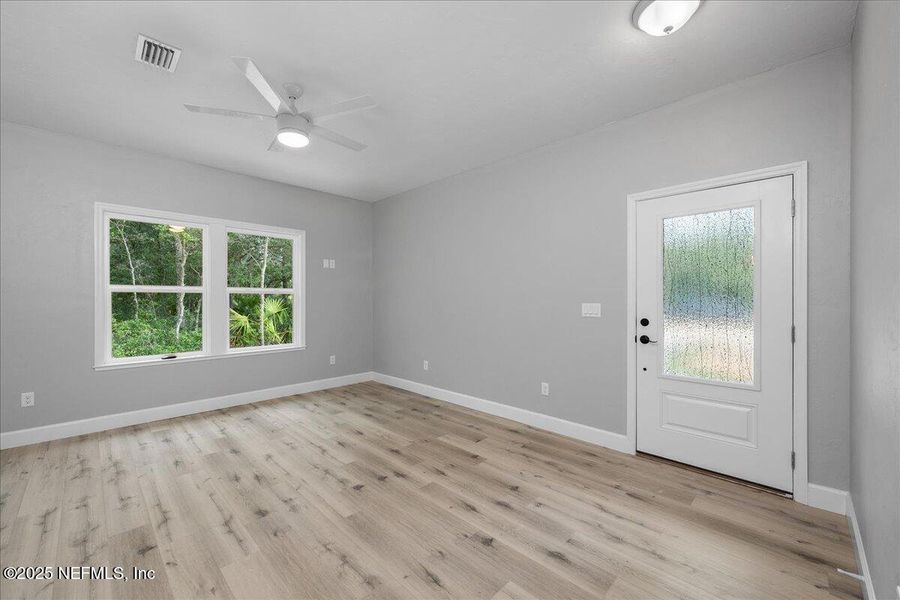 Spacious, unfurnished interior of a new home in , Interlachen (Image 18).