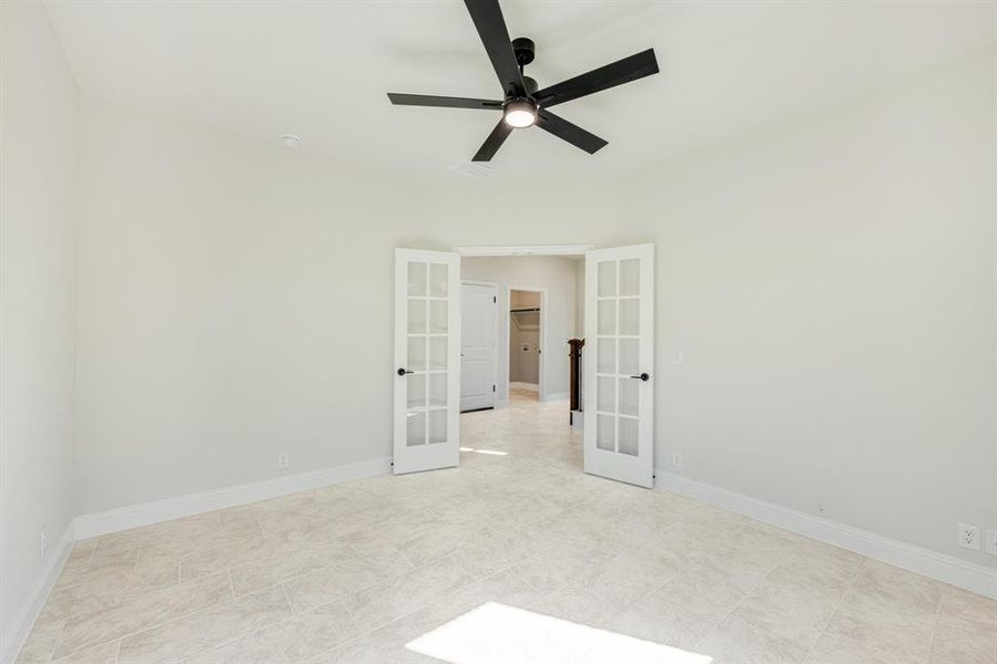 Spacious, unfurnished interior of a new home in Abe's Landing, Granbury (Image 32). Spacious, unfurnished interior of a new home in Abe's Landing, Granbury (Image 32).