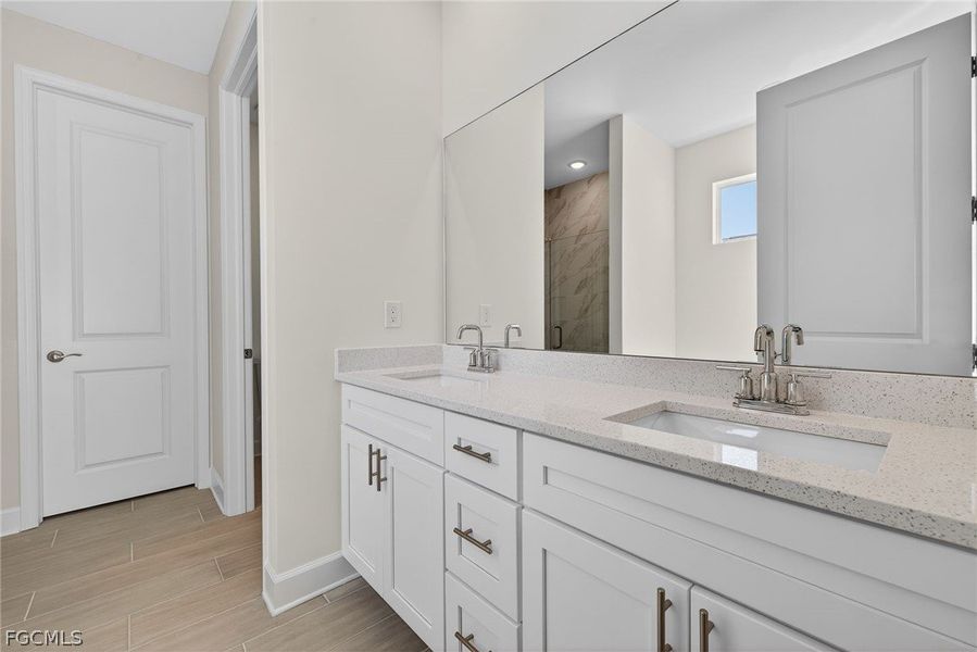 Furnished interior view inside a new home in Cape Coral, Cape Coral (Image 7).