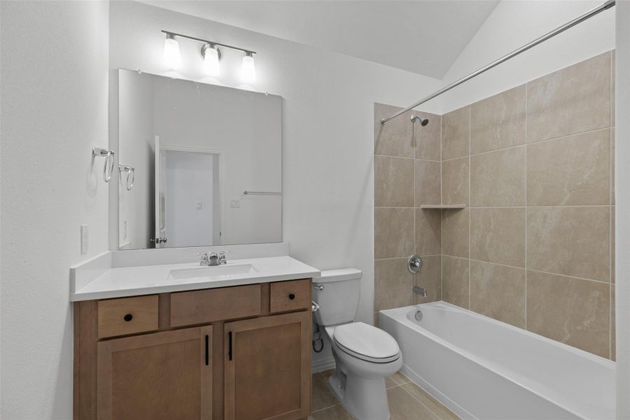 Furnished interior view inside a new home in Oakwood Estates, Waller (Image 10).