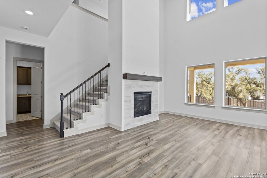 Spacious, unfurnished interior of a new home in Highland Estates, San Antonio (Image 35).