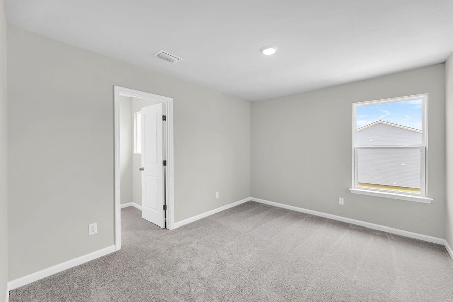 Spacious, unfurnished interior of a new home in , Ravenel (Image 21).