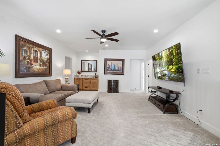 Furnished interior view inside a new home in , Boerne (Image 67).
