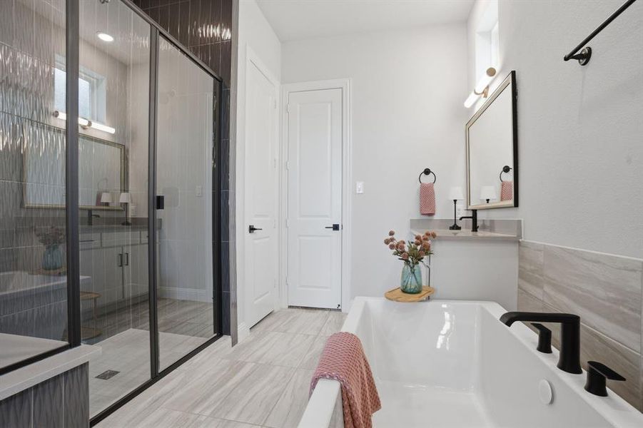 Furnished interior view inside a new home in , Rowlett (Image 19).