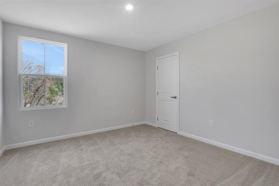 Spacious, unfurnished interior of a new home in Summertree, Stone Mountain (Image 36).