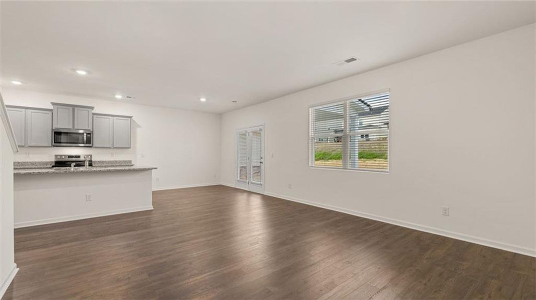 Spacious, unfurnished interior of a new home in Jackson Landing, Jefferson (Image 10).