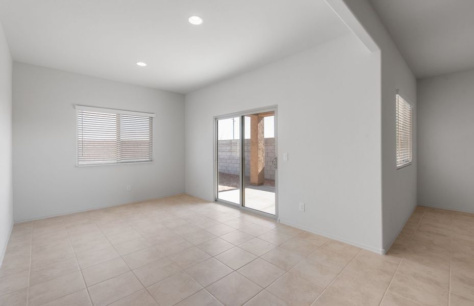 Spacious, unfurnished interior of a new home in El Rancho Santa Rosa, Maricopa (Image 19).
