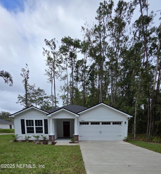 Exterior details and patio area of a home in , Jacksonville (Image 16).