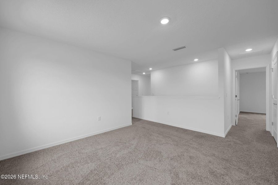 Spacious, unfurnished interior of a new home in Hyland Trail, Green Cove Springs (Image 39).