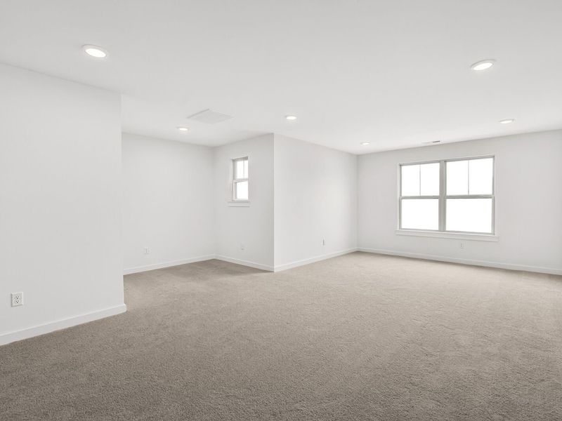 Spacious, unfurnished interior of a new home in Woods Crossing, Gallatin (Image 61).
