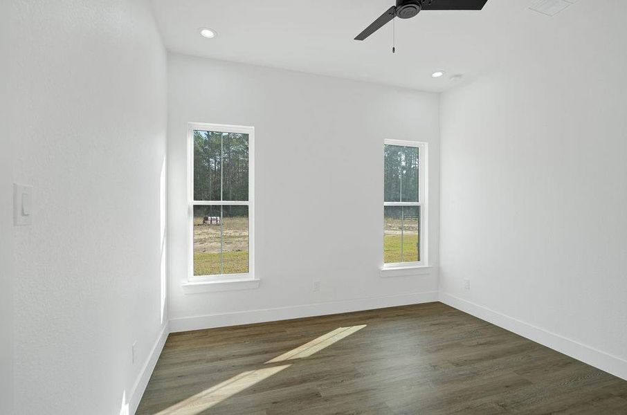 Spacious, unfurnished interior of a new home in , Conroe (Image 22).