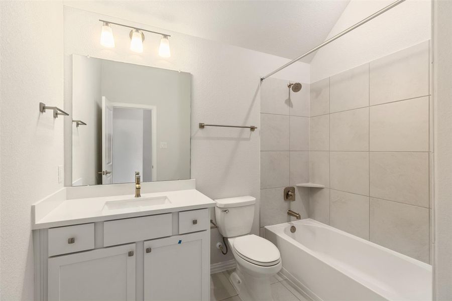 Furnished interior view inside a new home in Brookewater, Rosenberg (Image 11).