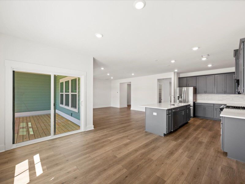Spacious, unfurnished interior of a new home in The Coves at Lakes of Cane Bay II, Summerville (Image 18).