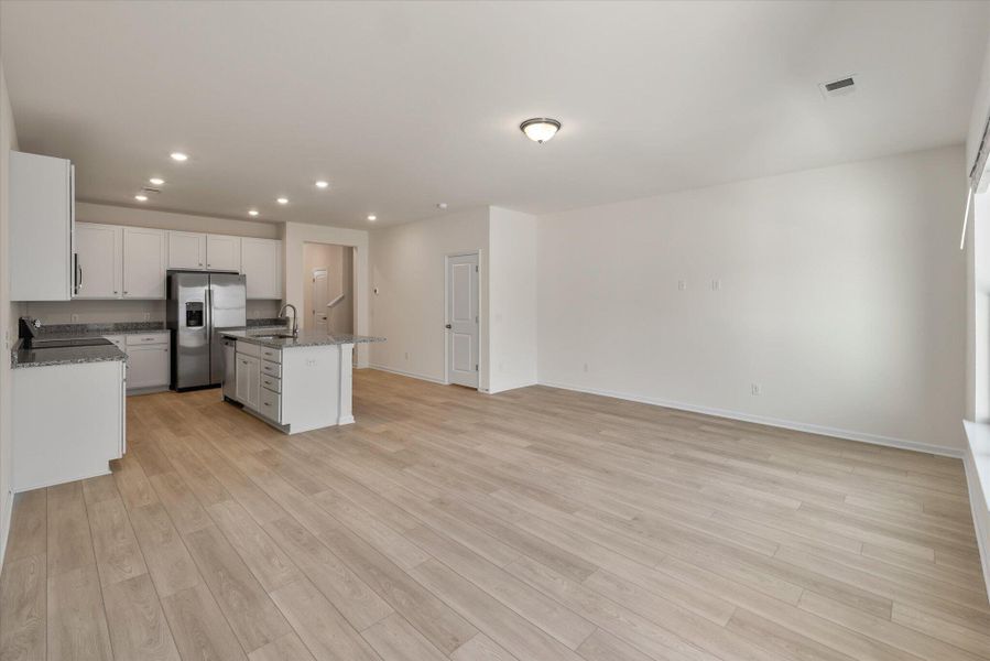 Spacious, unfurnished interior of a new home in The Landings at Montague, Goose Creek (Image 29).