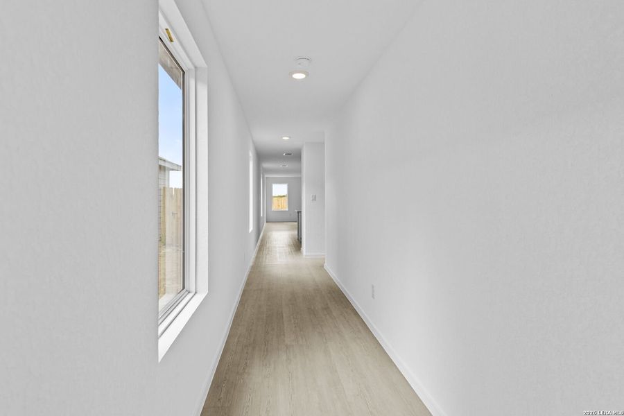 Spacious, unfurnished interior of a new home in Spring Grove, St. Hedwig (Image 10).