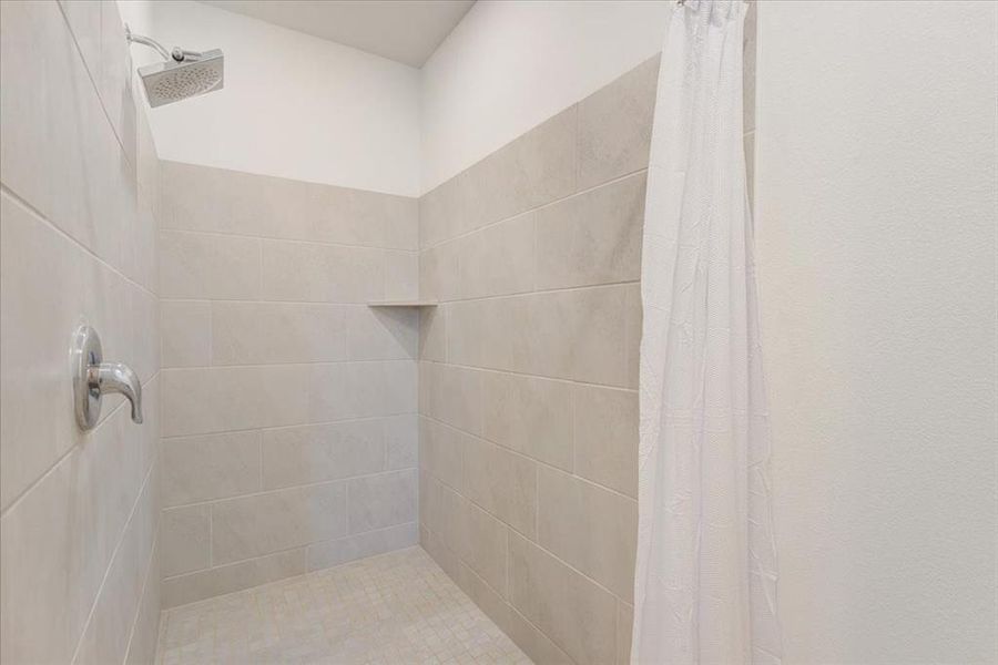 Close-up of interior finishes inside a home in Hurricane Creek, Anna (Image 20).