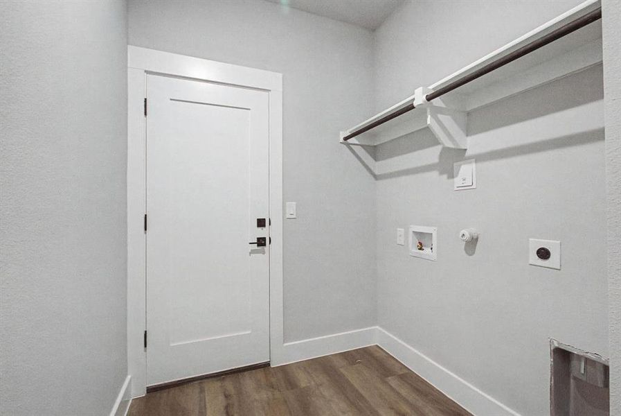 Spacious, unfurnished interior of a new home in , Dallas (Image 16). Spacious, unfurnished interior of a new home in , Dallas (Image 16).