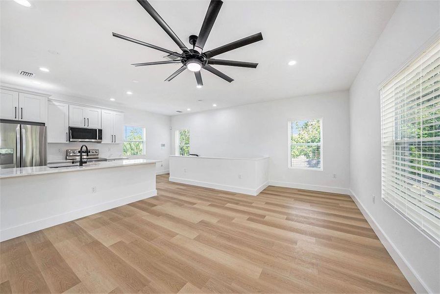 Spacious, unfurnished interior of a new home in , St. Petersburg (Image 35). Spacious, unfurnished interior of a new home in , St. Petersburg (Image 35).
