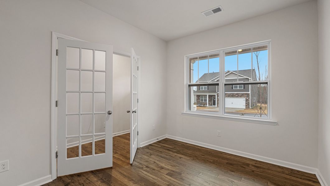 Spacious, unfurnished interior of a new home in Hunters Ridge, Woodruff (Image 16).