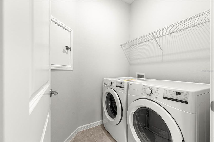 Furnished interior view inside a new home in , Ocala (Image 31).