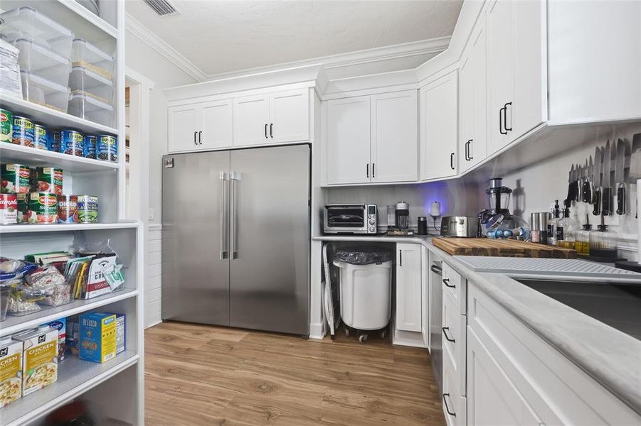 Furnished interior view inside a new home in , Bronson (Image 35).