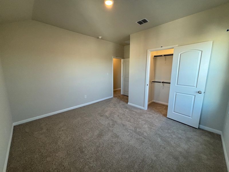 Spacious, unfurnished interior of a new home in Cannon Ranch 40s, Dripping Springs (Image 34).