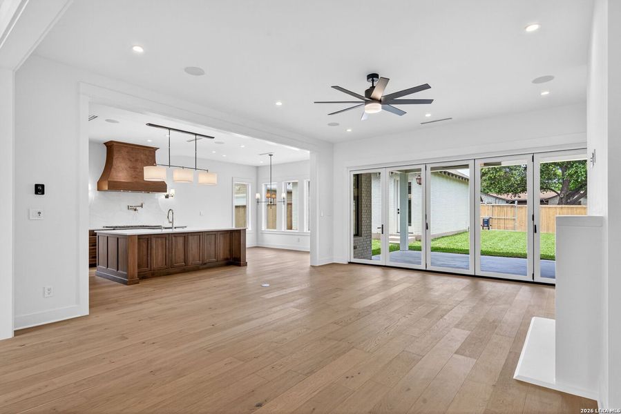 Spacious, unfurnished interior of a new home in , Alamo Heights (Image 48).