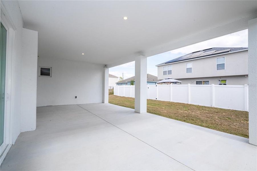 Exterior details and patio area of a home in , Kissimmee (Image 30).