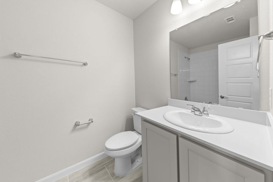 Furnished interior view inside a new home in Elevon, Lavon (Image 11).