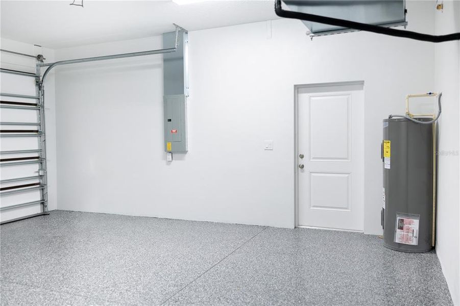 Spacious, unfurnished interior of a new home in , North Port (Image 25).