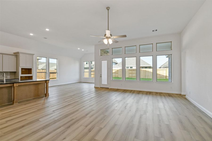 Spacious, unfurnished interior of a new home in Brookewater, Rosenberg (Image 23).