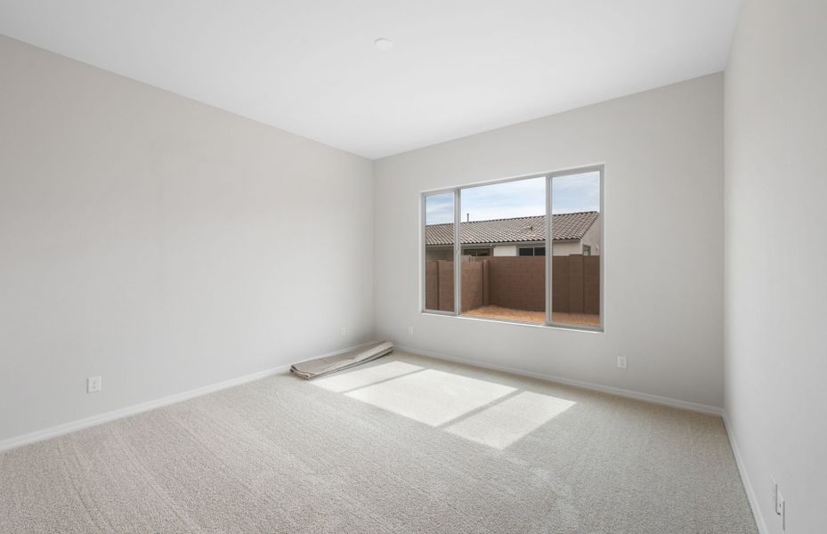 Spacious, unfurnished interior of a new home in Artisan at Asante, Surprise (Image 30).