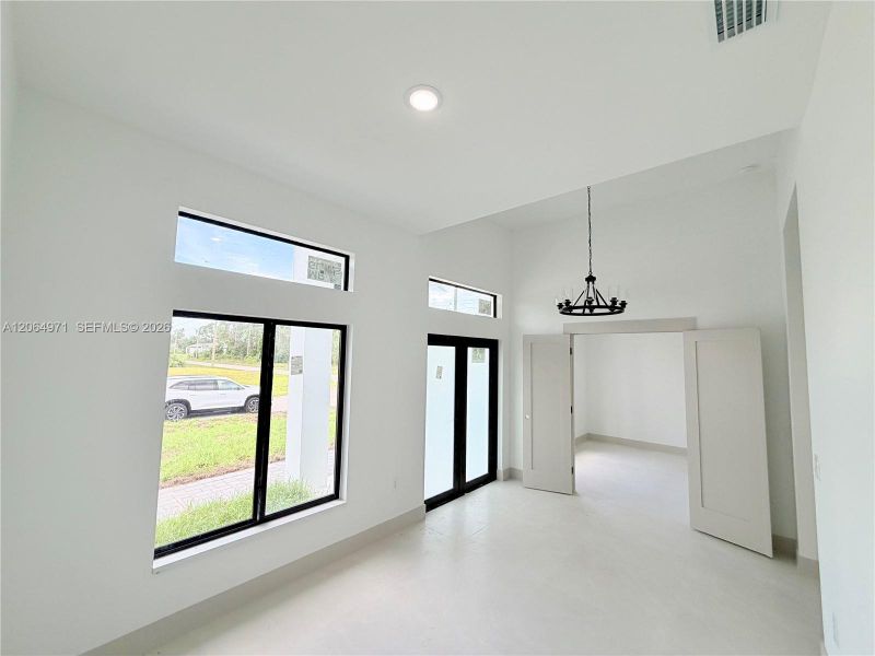 Spacious, unfurnished interior of a new home in , Lehigh Acres (Image 17).
