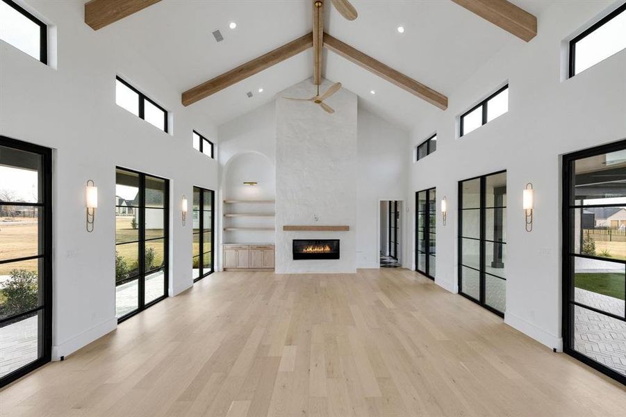 Spacious, unfurnished interior of a new home in , Gunter (Image 21).