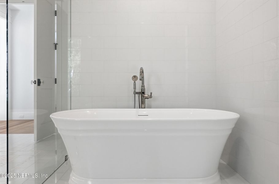 Close-up of interior finishes inside a home in , Ponte Vedra (Image 21).