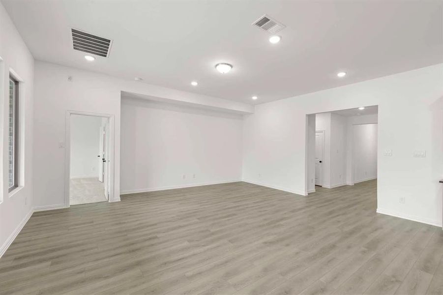 Spacious, unfurnished interior of a new home in Gateway Parks, Forney (Image 21). Spacious, unfurnished interior of a new home in Gateway Parks, Forney (Image 21).