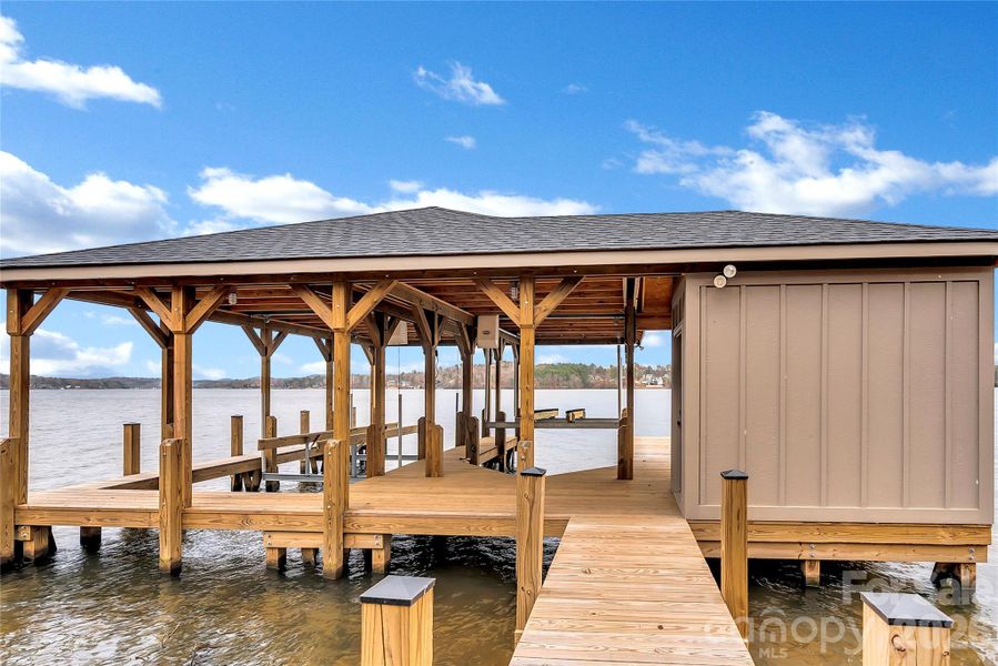 Image 38 of a home in .