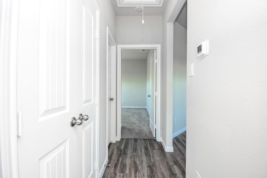 Spacious, unfurnished interior of a new home in , Palacios (Image 12).