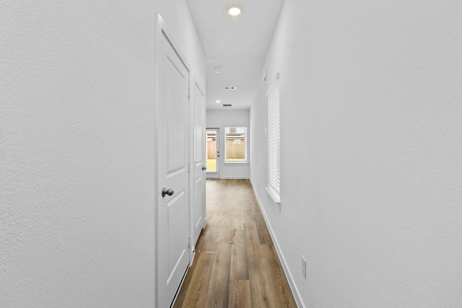 Spacious, unfurnished interior of a new home in Grand West, Houston (Image 26).