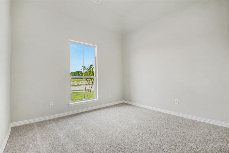 Spacious, unfurnished interior of a new home in Ten Mile Creek Estates, DeSoto (Image 17).